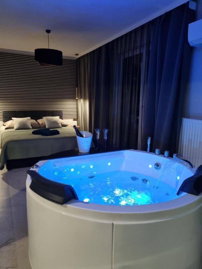 Jacuzzi Apartament *